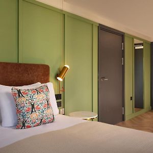 Deluxe Queen Room Balcony